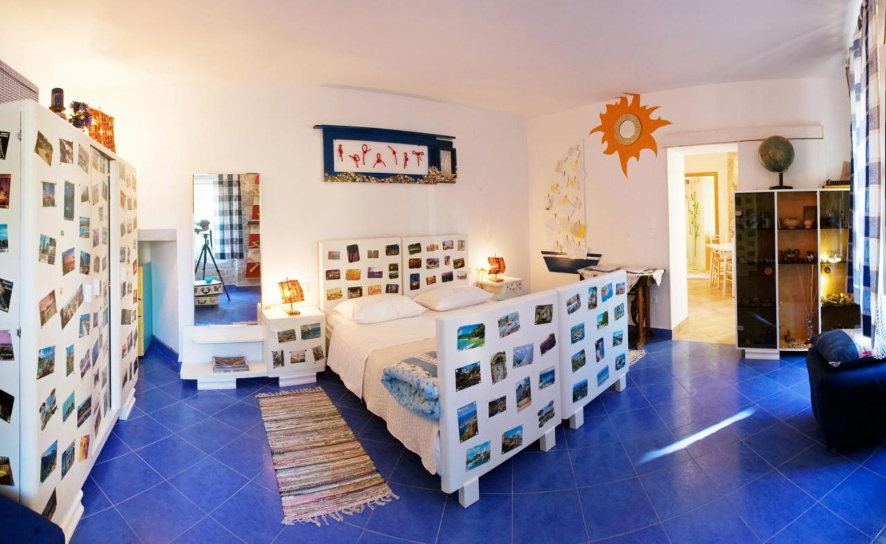 Apartman Happy Jackdaw In The Center Of *